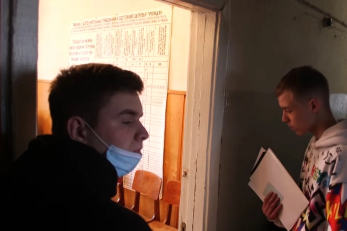 В Госдуме призвали находящихся за границей призывников вернуться и отслужить в армии