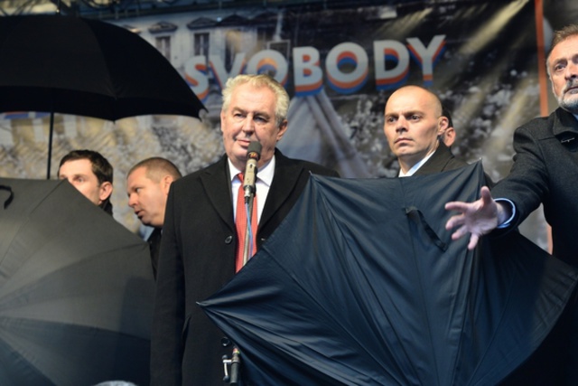 Президент Чехии пригласил Путина на юбилей освобождения Освенцима