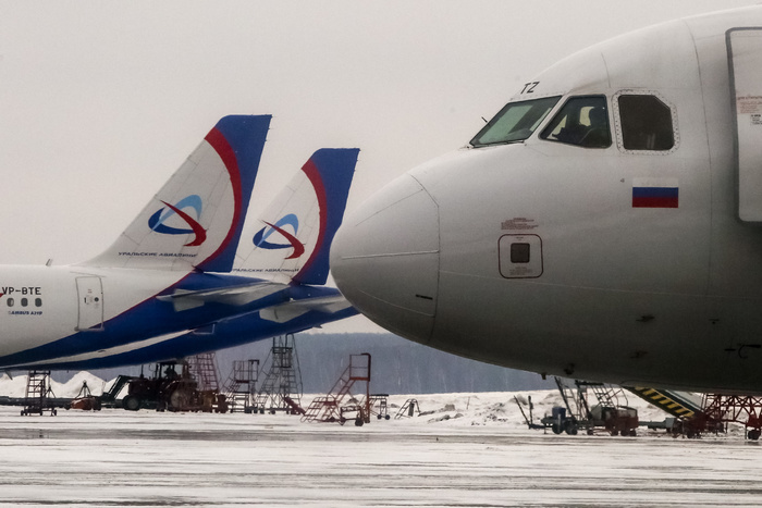 За спор со стюардессой с рейса сняли пассажира «Уральских авиалиний»