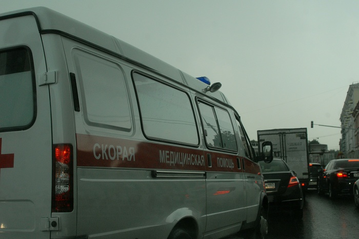 В Екатеринбурге на Малышевском мосту нашли труп