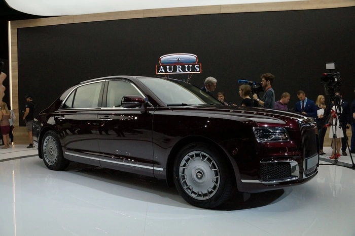 Политолог Федор Крашенинников — о чиновничьей роскоши