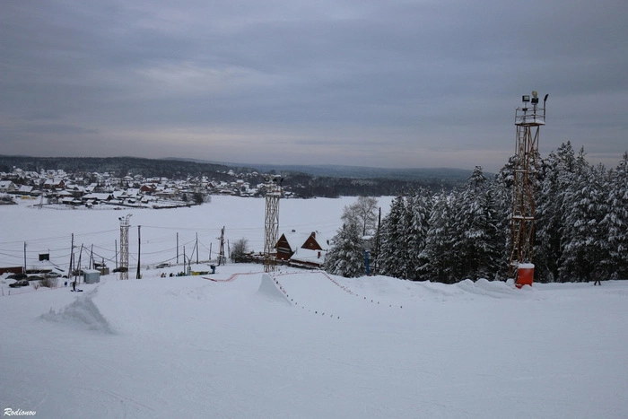 Уже завтра вблизи Екатеринбурга можно покататься на горных лыжах и сноубордах