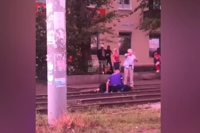 Трамвай сбил мужчину в Екатеринбурге