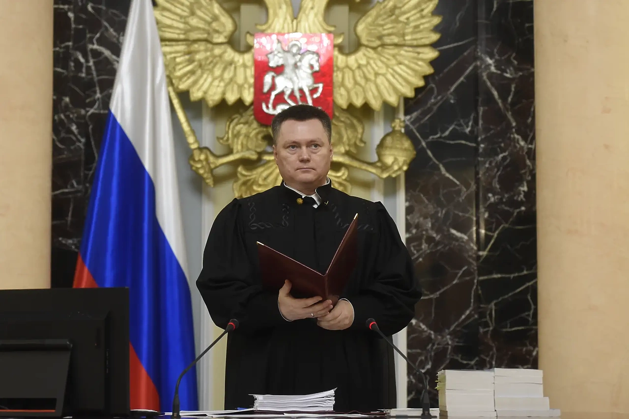 После жалобы свердловчанки Верховный суд запретил отказывать в зачислении в 10-й класс
