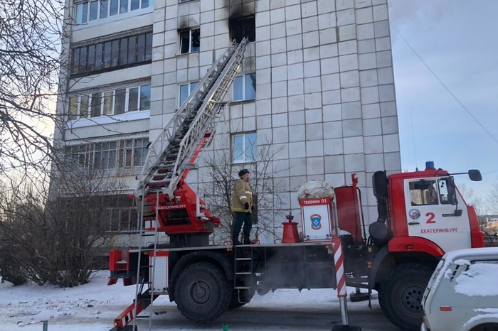 Эвакуировали 45 человек: на Старой Сортировке загорелась квартира в многоэтажке