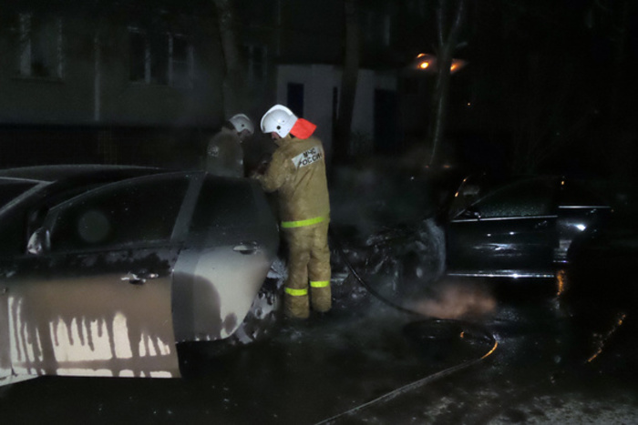 Два новых случая воспламенения автомобилей зафиксированы в Екатеринбурге