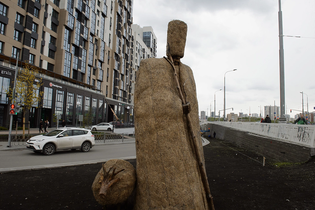 В Екатеринбурге арестовали мужчину, заставлявшего хозяина переписать на него арендованную квартиру