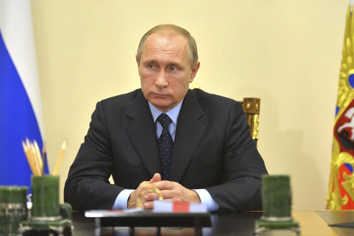 Путин распорядился приостановить гражданское авиасообщение с Египтом
