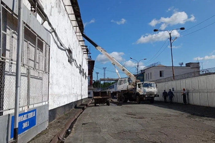 ГУФСИН опровергло заявление подрядчика, что в обрушении крыши цеха виновно руководство ИК-5