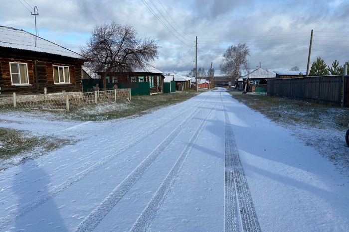 «Оставайтесь дома». ГИБДД предупредила водителей об обледенении дорог в Свердловской области