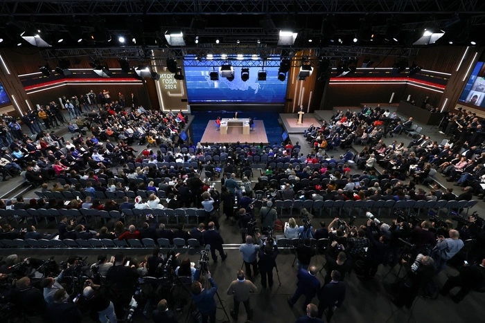 Путин назвал причины замедления You Tube в России