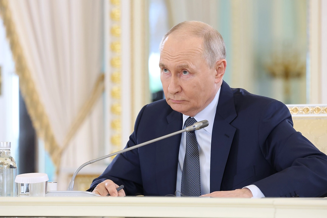 Зеленский подписал письмо Путину с предложением мира нацистским лозунгом