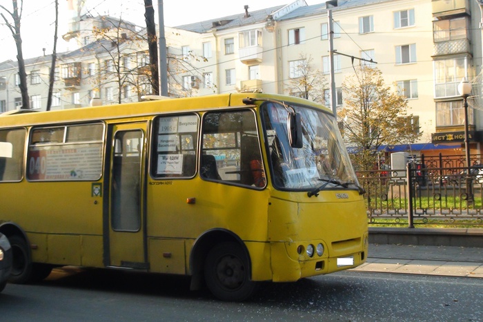 Два автобуса блокировали движение в центре Екатеринбурга