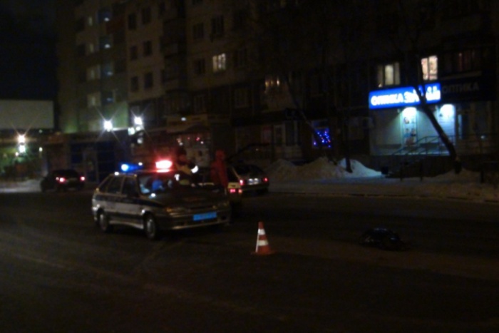 Лежавший на переходе пешеход погиб под колесами ВАЗа в Екатеринбурге