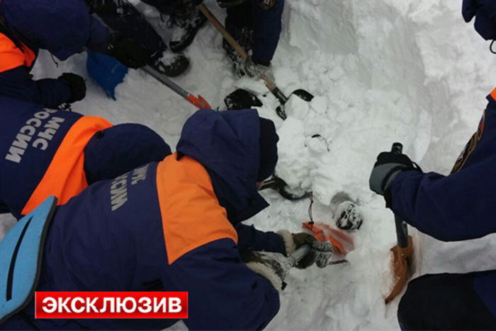 Спасатели нашли тело третьего погибшего под лавиной в Кировске