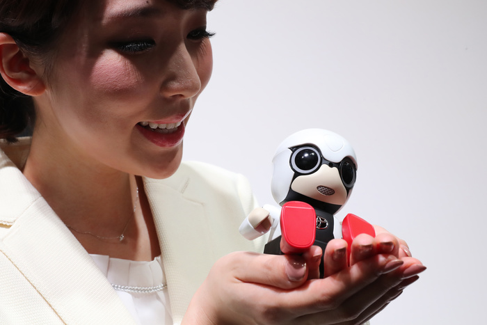 В Японии разработали ребенка-робота для женщин, не имеющих детей