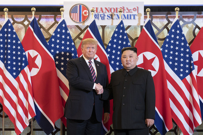 Трамп и Ким Чен Ын не договорились