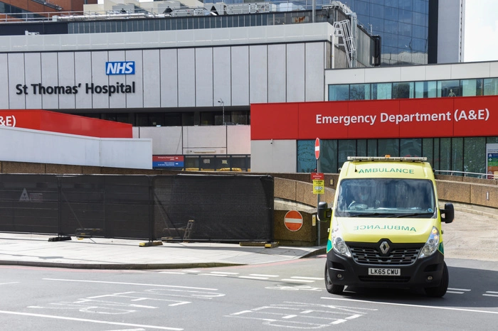 Жительница Лондона о лечении COVID-19 в Англии:"НИКТО из врачей не придет. Совсем. Никогда"