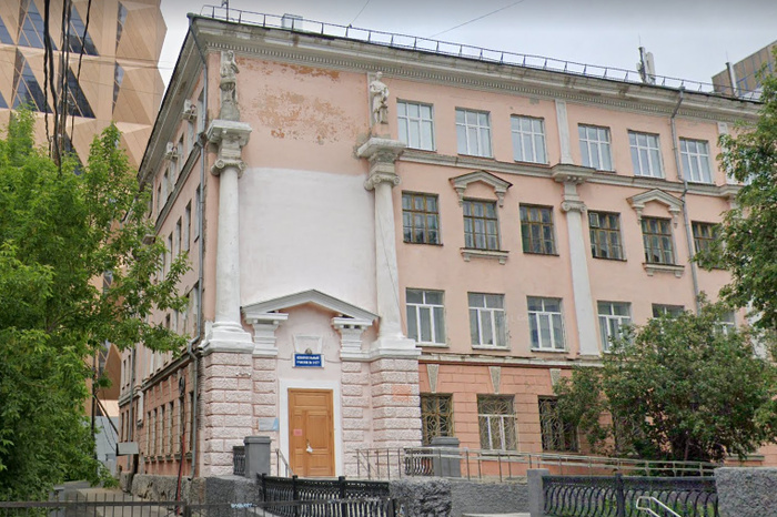 Бастрыкин поручил провести проверку из-за обрушения потолка в екатеринбургском педколледже