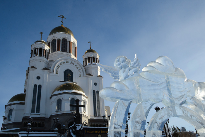 Фестиваль ледовых скульптур у Храма-Памятника на Крови продлится до середины марта