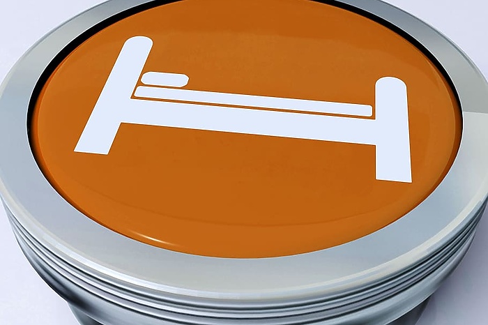 «Что-то с животом». Олега Чемезова госпитализировали