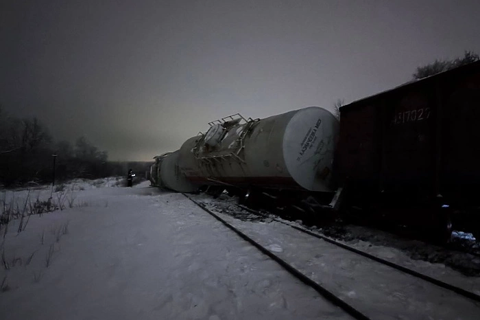 Тульский губернатор назвал причину схода цистерн