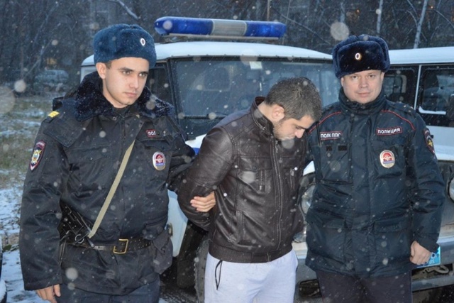 Жителя Екатеринбурга избили и ограбили, пообещав сексуальные утехи