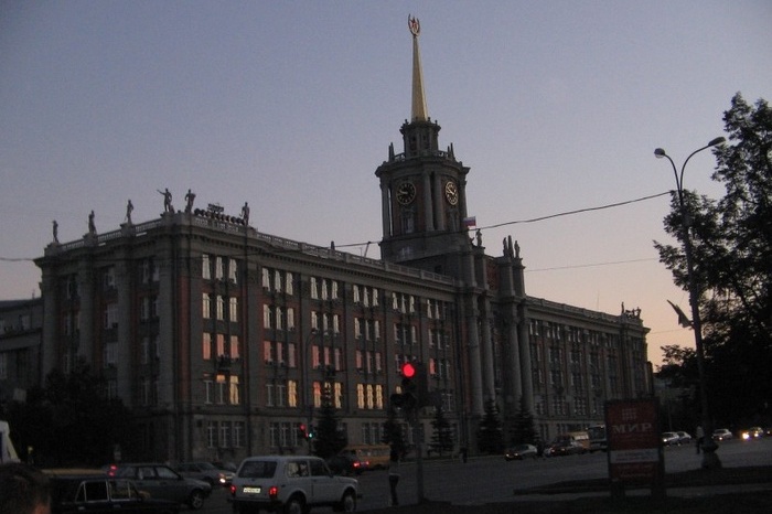 Прокуратура Екатеринбурга оспаривает надбавки к пенсиям депутатов и главы города