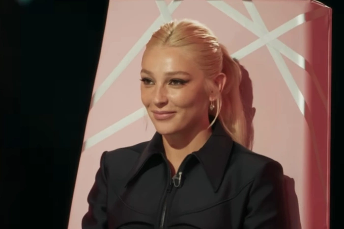 Голый «корпоратив» Насти Ивлеевой привел фронтовую общественность в ступор