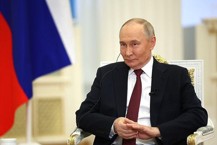 Песков назвал G7 «отжившим форматом в стадии деградации»