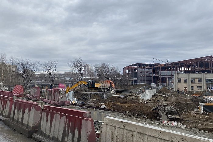 В Екатеринбурге опять отложили открытие важной улицы возле «Калины»