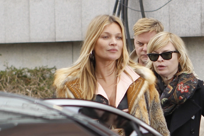 Кейт Мосс сняли с самолета из-за агрессивного поведения