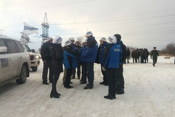 Жители Донецка записали на видео «убегающую» из города миссию ОБСЕ