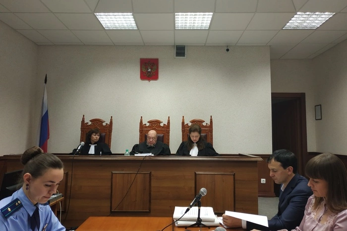 Дело о наркотиках питерских экс-силовиков дошло до Областного суда