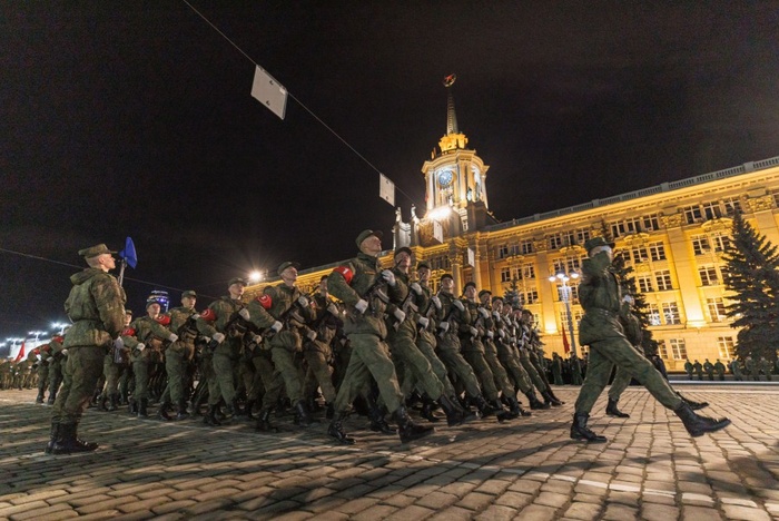 В Екатеринбурге состоится первая ночная репетиция Парада Победы