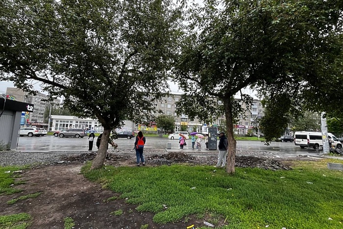 Установка остановок в Екатеринбурге рискует затянуться