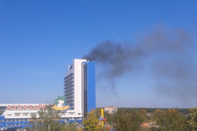 В здании аквапарка горит отель "Атлантик"