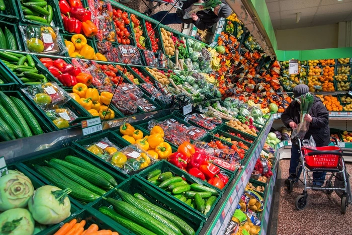 Роспотребнадзор рассказал, как выбрать фрукты и овощи, чтобы не отравиться