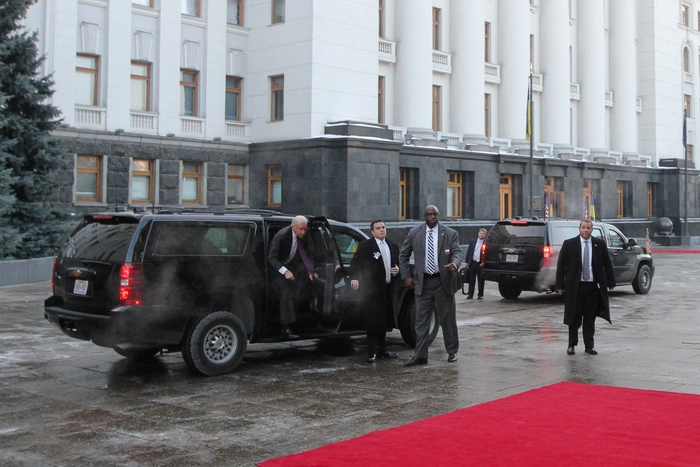 СМИ: На Украине начался процесс смены власти