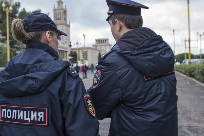 В Москве сотрудника ГИБДД отстранили от работы за остановку машины замглавы полиции
