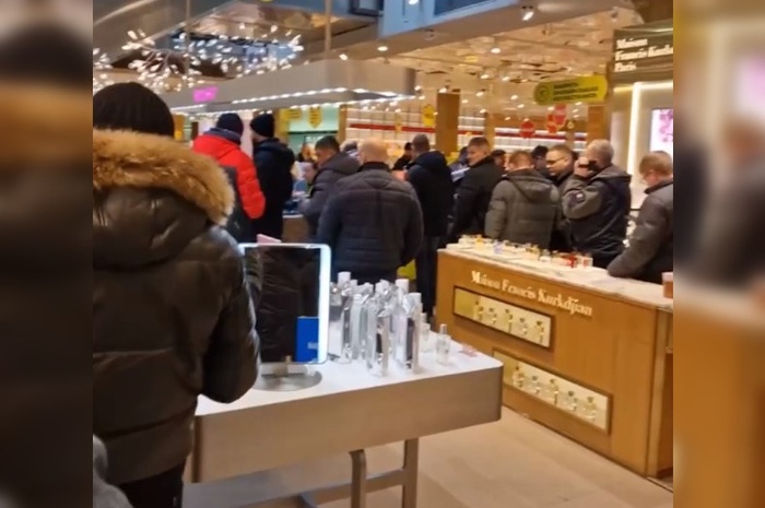 Екатеринбуржцы продолжают атаковать магазины косметики