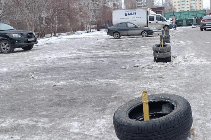 На Старой Сортировке мигранты устроили незаконную парковку