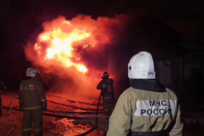 За одну ночь в Екатеринбурге сгорели сразу восемь автомобилей