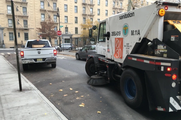 Подметальную машину «Скандия» запустили в тестовом режиме в Екатеринбурге