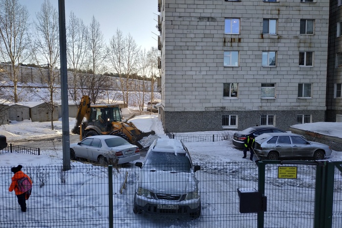 Екатеринбуржцев упрекнули в поздней реакции на плохую уборку снега