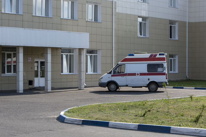 В Екатеринбурге из больницы сбежал 80-летний мужчина, зараженный коронавирусом