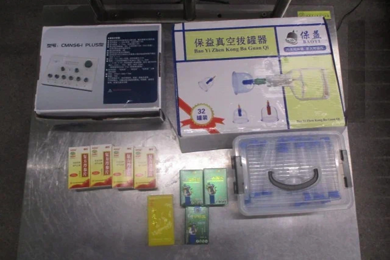 Таможенники задержали в «зеленом» коридоре Кольцово китайского доктора (ФОТО)