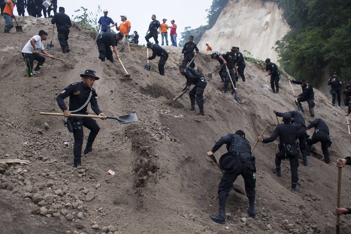 Сход селя в Гватемале: число жертв растет