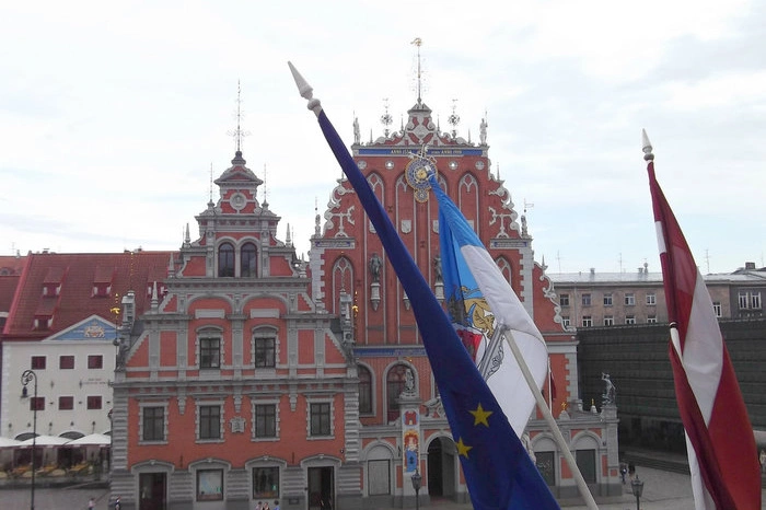 Опрос показал наибольшую популярность евро в Прибалтике