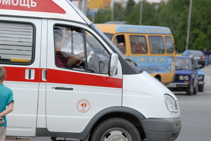 В Екатеринбурге на «Неделе мужества» девушка упала с 10-метрового аттракциона